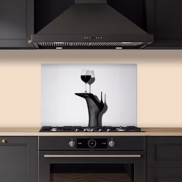 Hak - Wijn - Minimalistisch - Zwart keuken achterwand spatscherm klein -sfeer1