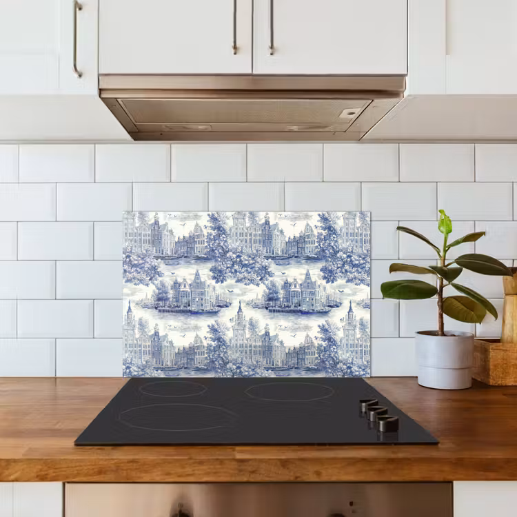 Huizen - Bomen - Water - Vogels - Blauw keuken achterwand spatscherm klein 900 -sfeer2