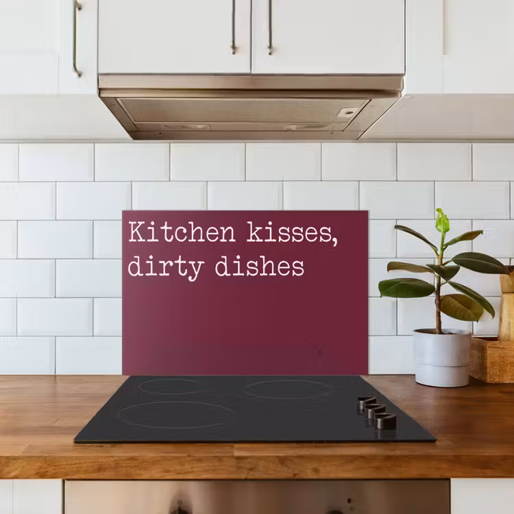 Kitchen kisses, dirty dishes keuken achterwand spatscherm klein -sfeer2
