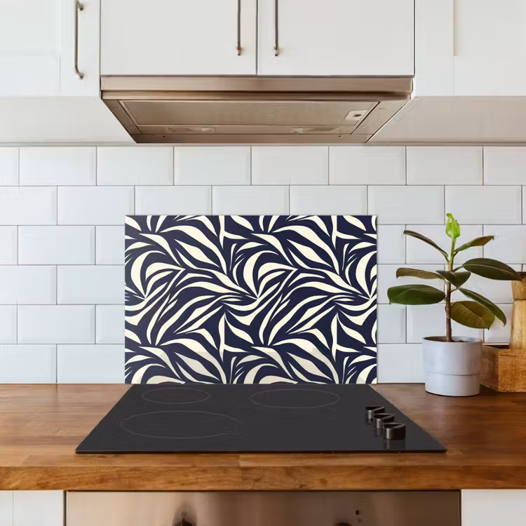 Bladvormen - Blauw - Patroon - Wit keuken achterwand spatscherm klein 900 -sfeer2
