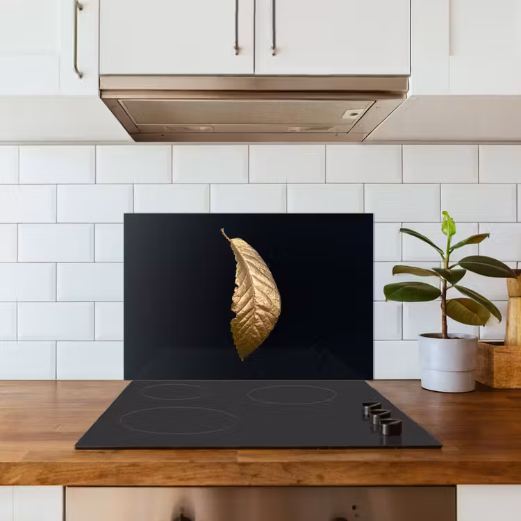 Bladeren - Luxe - Goud - Zwart - Natuur keuken achterwand spatscherm klein -sfeer2