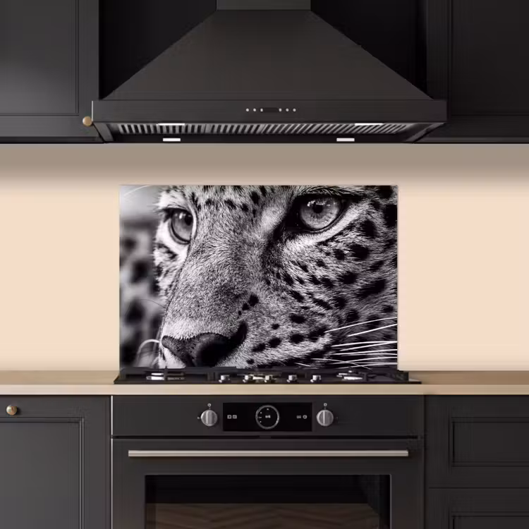 Luipaard - Zwart - Wit - Oog keuken achterwand spatscherm klein -sfeer1