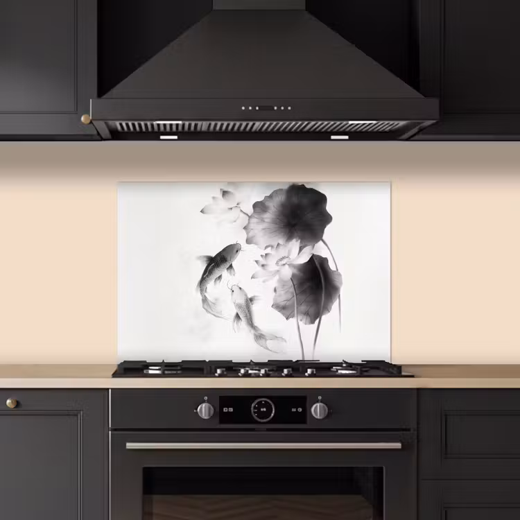 Lotusbloemen - Vissen - Bladeren - Zwart keuken achterwand spatscherm klein -sfeer1