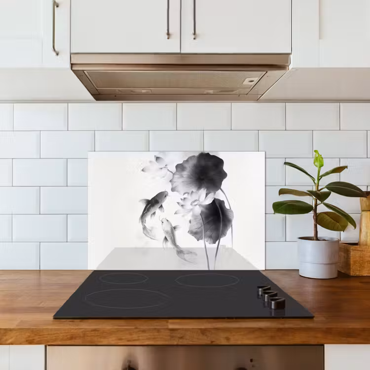 Lotusbloemen - Vissen - Bladeren - Zwart keuken achterwand spatscherm klein -sfeer2