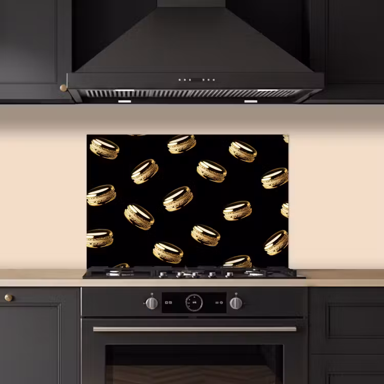 Macarons - Patroon - Goud - Zwart keuken achterwand spatscherm klein -sfeer1