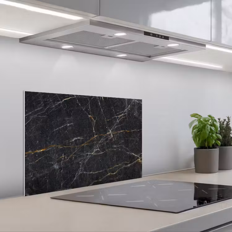 Marmer - Zwart - Goud - Grijs - Marmerstructuur keuken achterwand spatscherm klein -3d_schuin