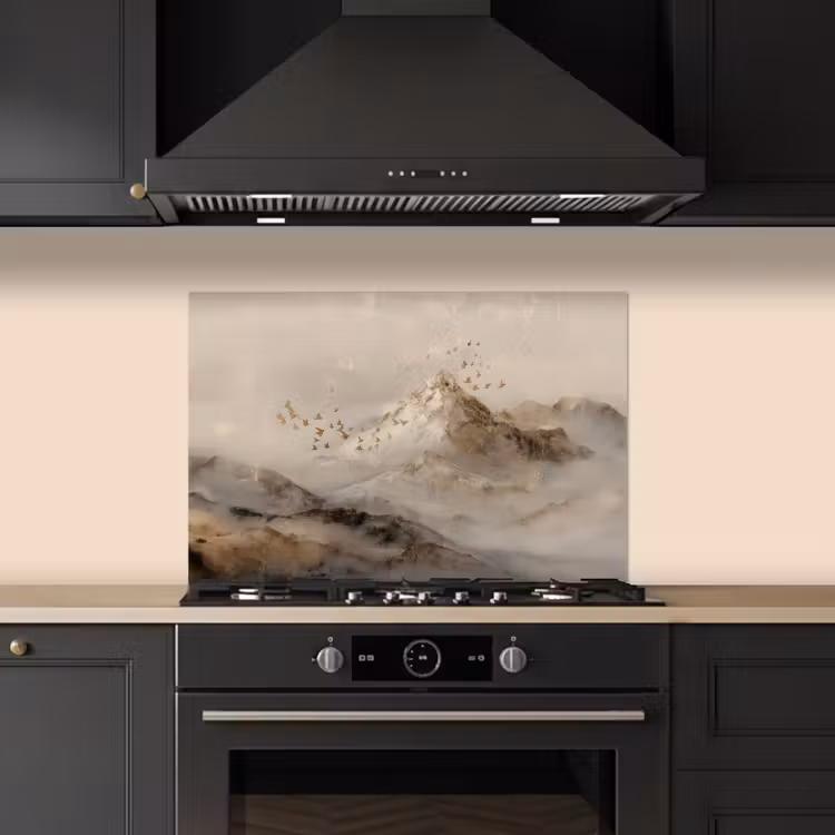Berglandschap - Mist  - Penseelstreken keuken achterwand spatscherm klein -sfeer1
