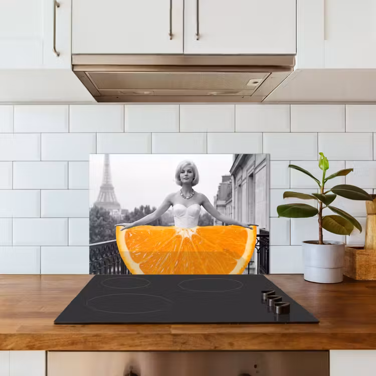 Sinaasappel - Eiffeltoren - Vrouw keuken achterwand spatscherm klein -sfeer2