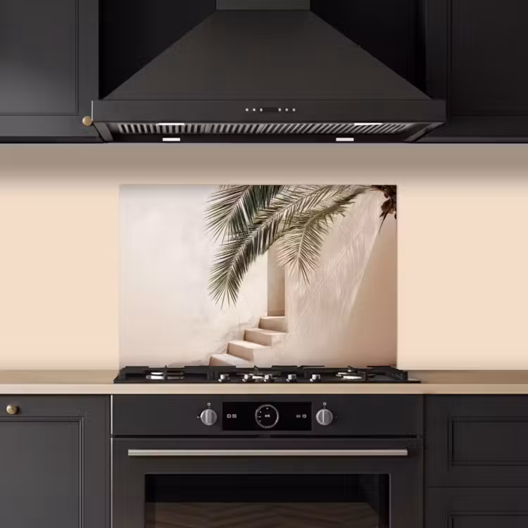 Palmboom - Schaduw - Trap - Beige keuken achterwand spatscherm klein -sfeer1