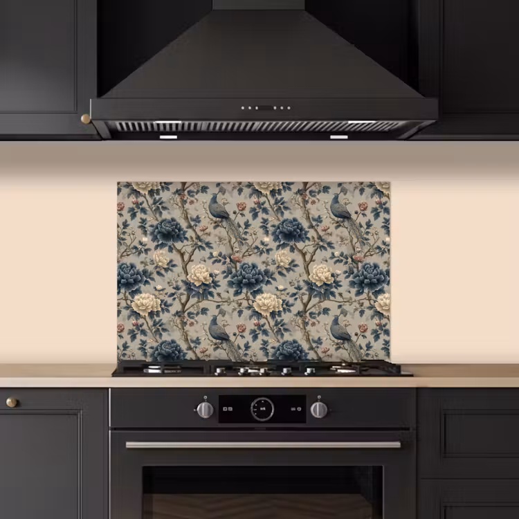 Pauw - Bloemen - Blauw keuken achterwand spatscherm klein 900 -sfeer1