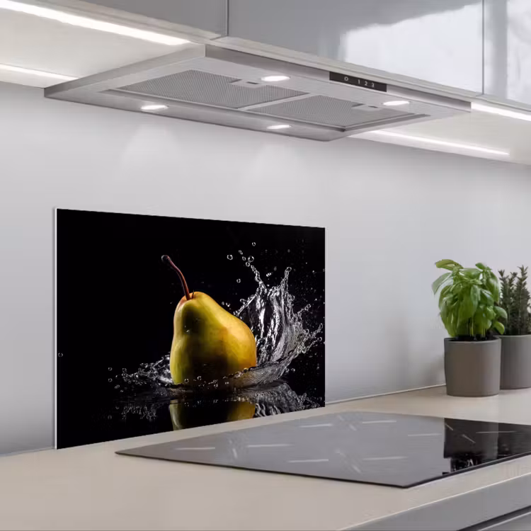 Peer - Fruit - Water - Zwart keuken achterwand spatscherm klein -3d_schuin