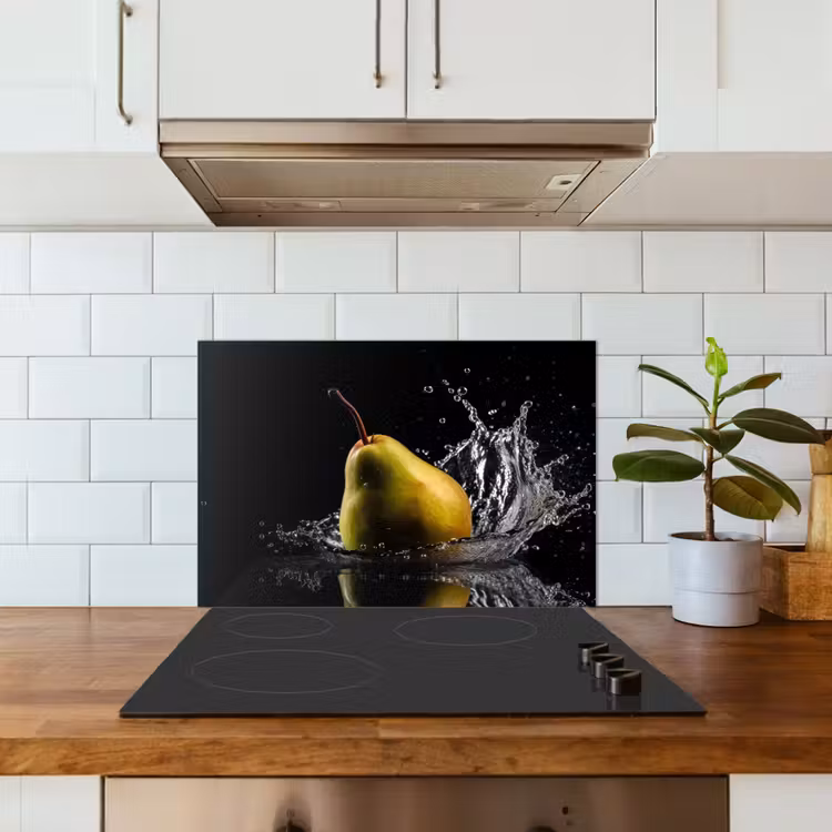 Peer - Fruit - Water - Zwart keuken achterwand spatscherm klein -sfeer2