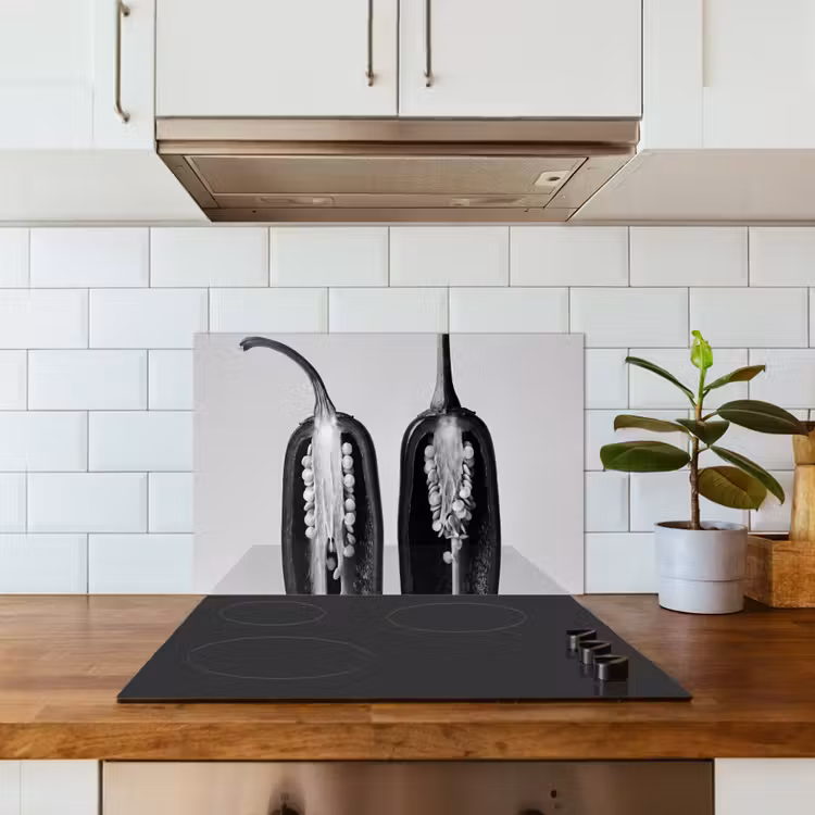Pepers - Zwart - Wit - Zaadlijsten keuken achterwand spatscherm klein -sfeer2