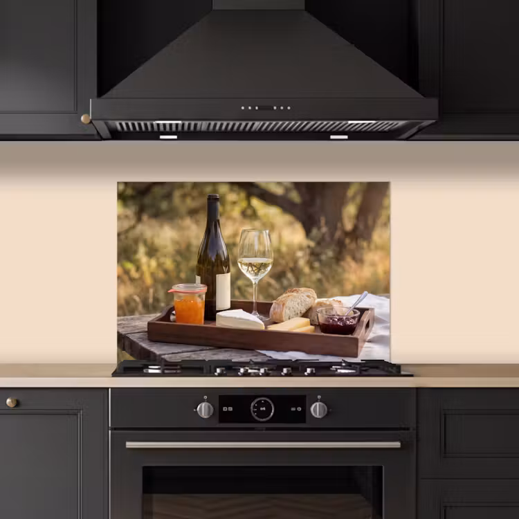 Picknick - Wijn - Kaasplankje keuken achterwand spatscherm klein -sfeer1