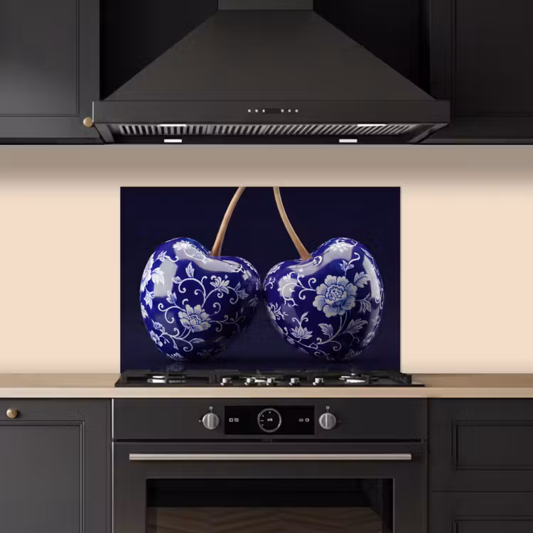 Porselein- Kersen - Delfts - Blauw keuken achterwand spatscherm klein -sfeer1