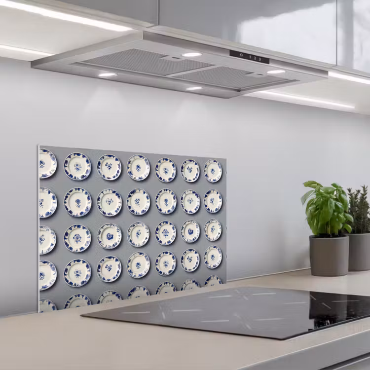 Borden - Bloemen - Blauw - Wit keuken achterwand spatscherm klein 900 -3d_schuin
