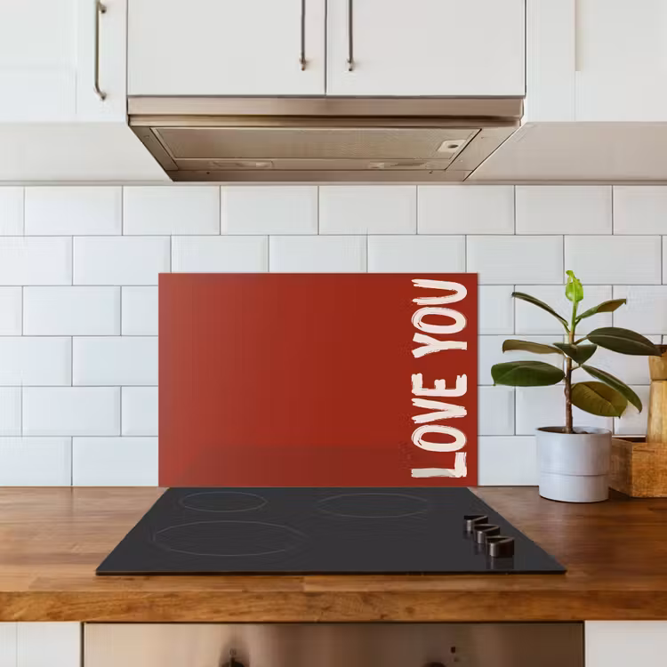 Schuin - Loveyou - Rood keuken achterwand spatscherm klein -sfeer2
