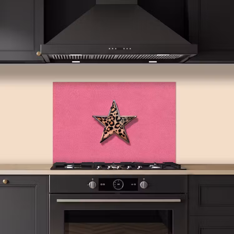 Ster - Luipaard - Print - Roze keuken achterwand spatscherm klein -sfeer1