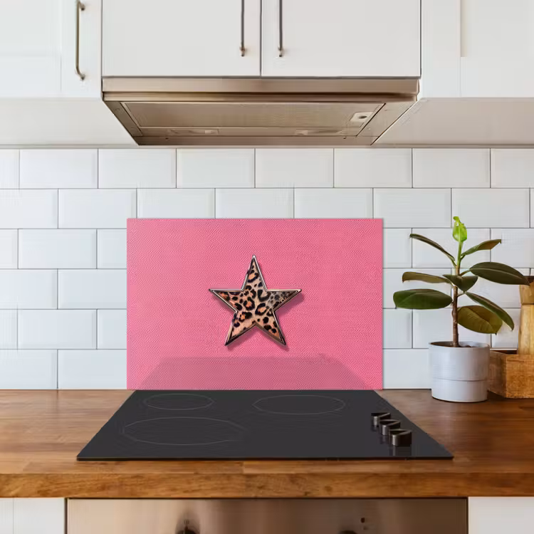 Ster - Luipaard - Print - Roze keuken achterwand spatscherm klein -sfeer2