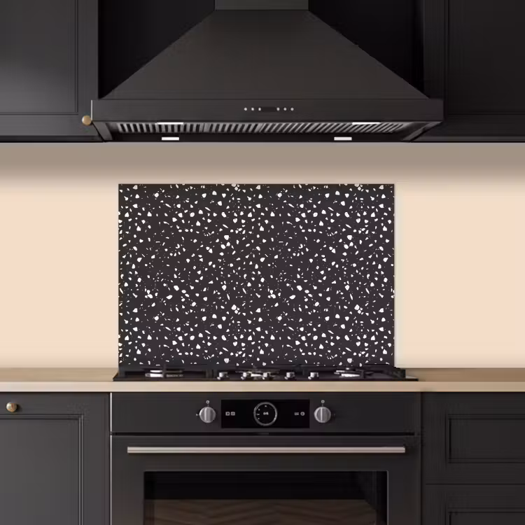 Terrazzo -  Patroon - Zwart - Wit keuken achterwand spatscherm klein 900 -sfeer1