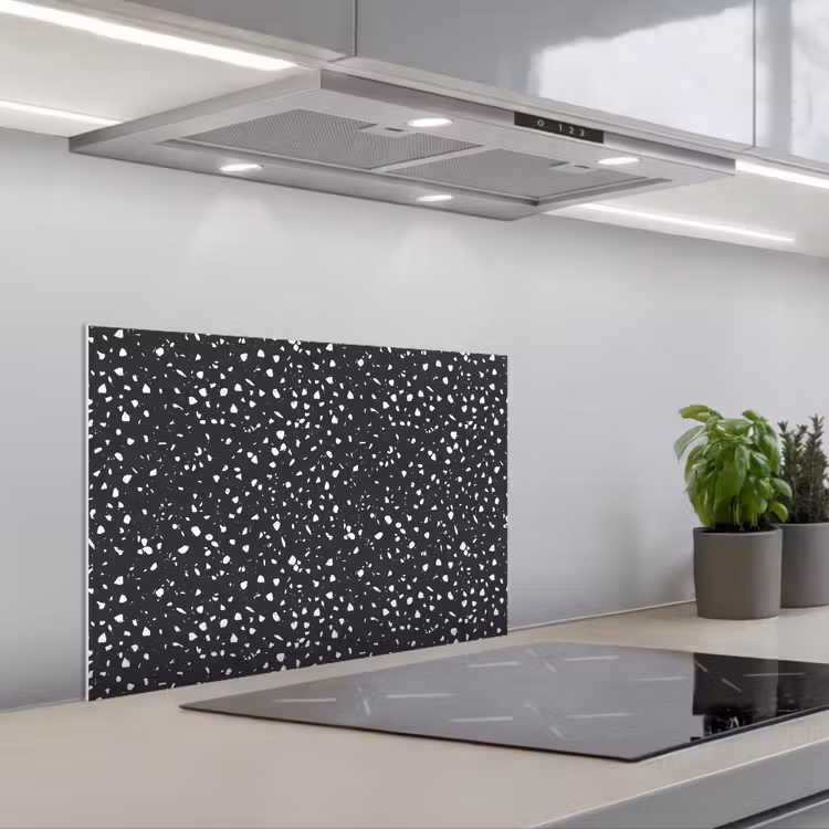 Terrazzo -  Patroon - Zwart - Wit keuken achterwand spatscherm klein 900 -3d_schuin