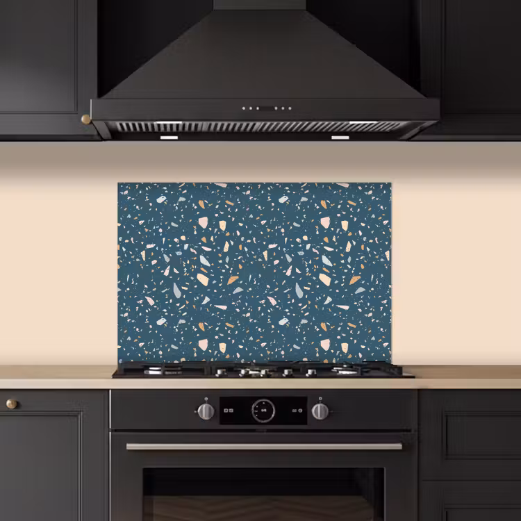 Terrazzo - Patroon - Kleurrijk - Diep blauw keuken achterwand spatscherm klein 900 -sfeer1