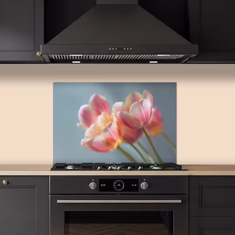 Tulpen - Roze - Stelen keuken achterwand spatscherm klein -sfeer1