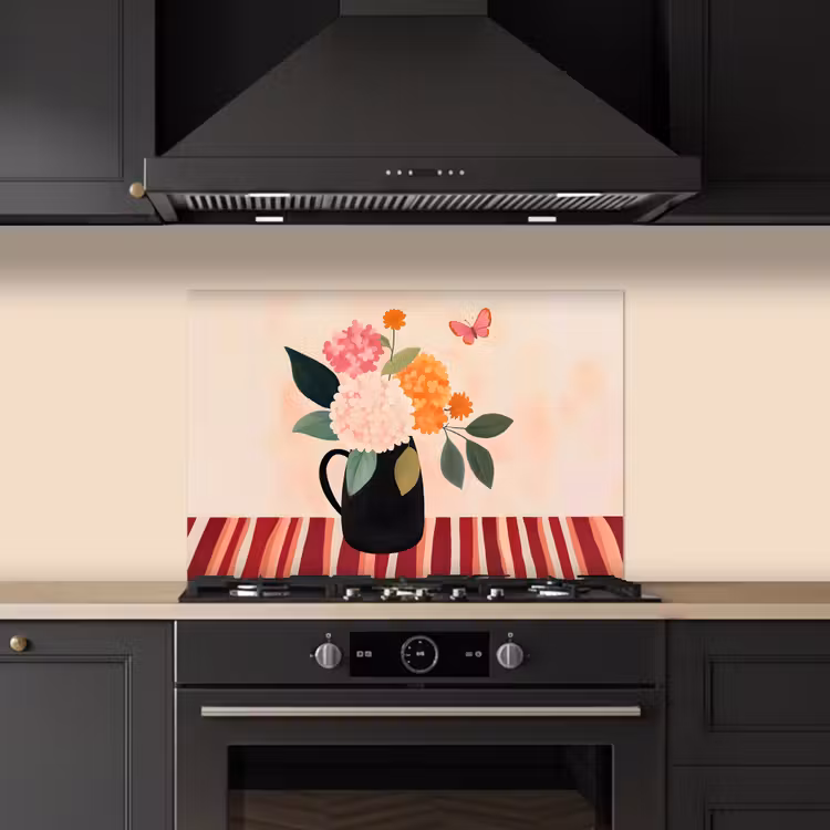 Vaas - Bloemen - Vlinder - Rood keuken achterwand spatscherm klein -sfeer1