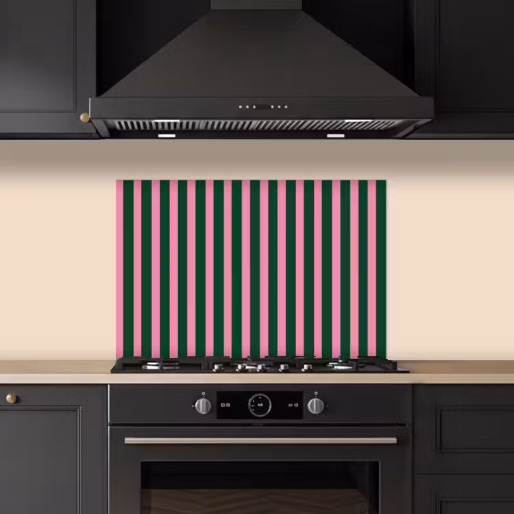Verticale strepen - Groen - Roze keuken achterwand spatscherm klein 900 -sfeer1