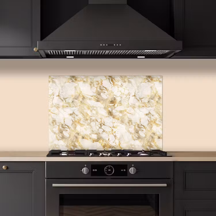 Warm - Gouden - Marmer - Patroon keuken achterwand spatscherm klein 900 -sfeer1