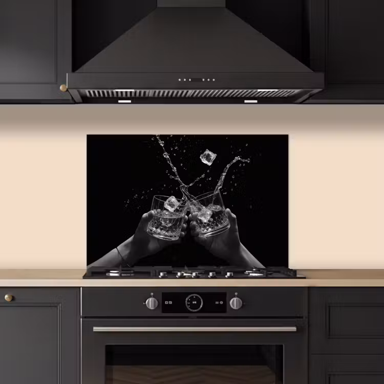 Whiskyglazen - Ijs - Spetters - Zwart keuken achterwand spatscherm klein -sfeer1
