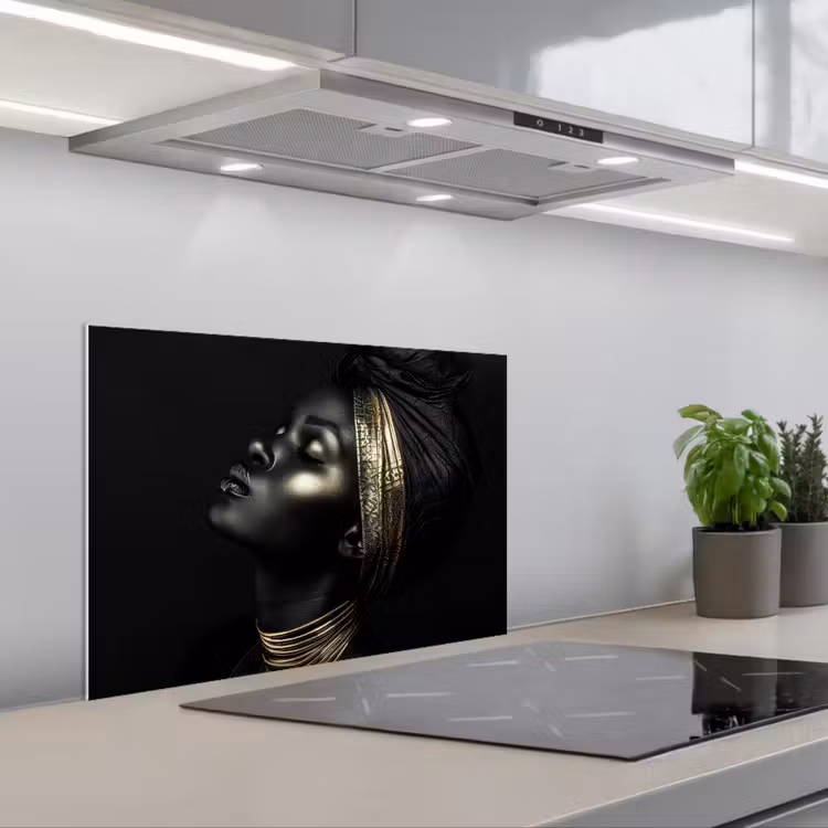 Vrouw - Zwart - Goud - Sieraden keuken achterwand spatscherm klein -3d_schuin