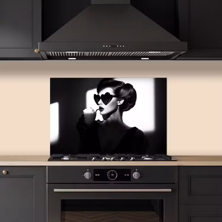 Vrouw - Zwart - Hart keuken achterwand spatscherm klein -sfeer1