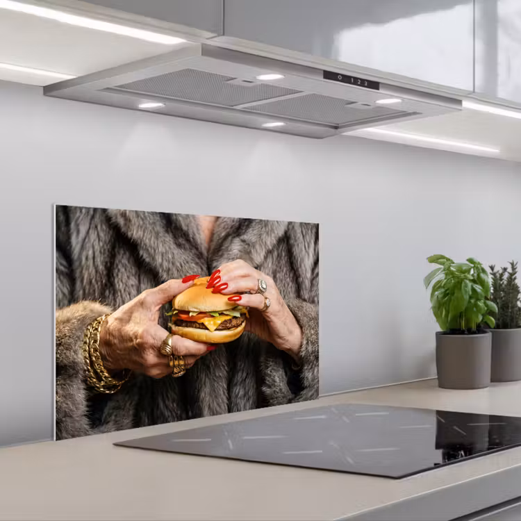 Vrouw - Hamburger - Bontjas keuken achterwand spatscherm klein -3d_schuin