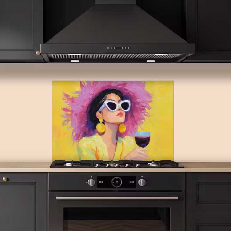 Vrouw - Hoed - Paars - Wijn keuken achterwand spatscherm klein -sfeer1