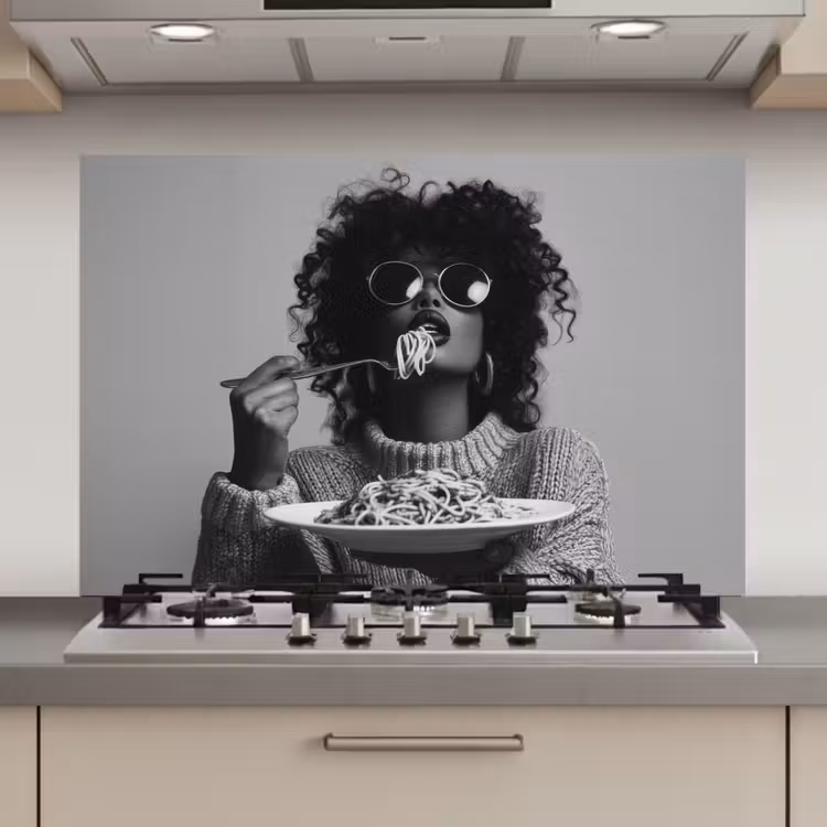 Vrouw - Pasta - Zwart - Wit keuken achterwand spatscherm klein -3d_website