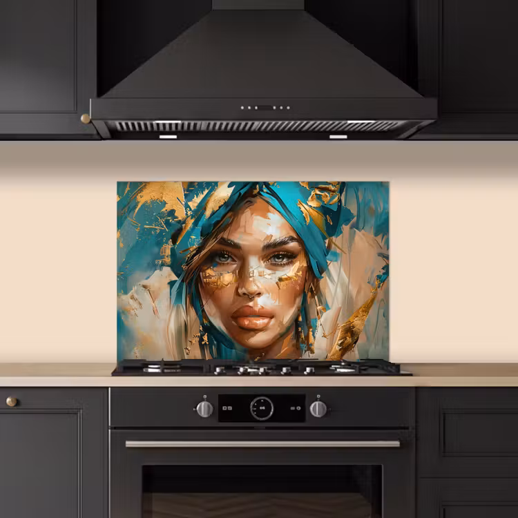 Vrouw - Portret - Goud - Luxe - Blauw keuken achterwand spatscherm klein -sfeer1
