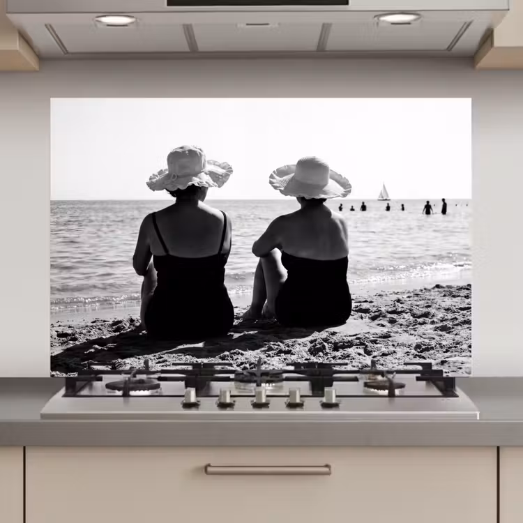 Vrouwen - Zonnehoed - Strand - Zwart - Wit keuken achterwand spatscherm klein -3d_website