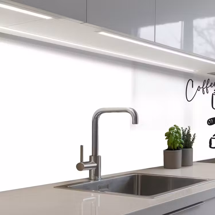 Espressomachine - Zwart - Wit keuken achterwand 2 middel -3d_schuin