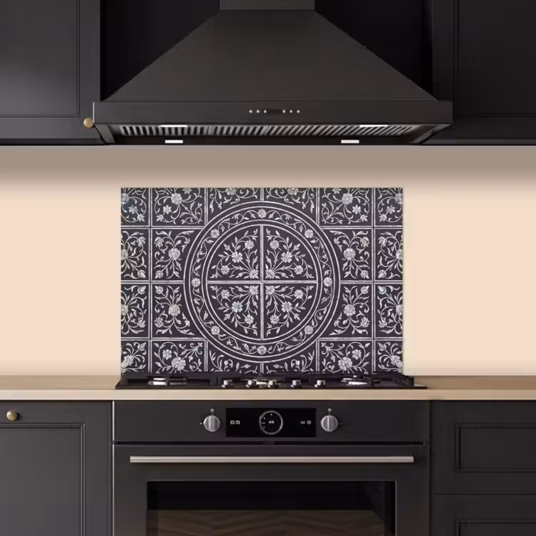Patroon - Bloemmotief - Decoratie - Klassiek - Zwart keuken achterwand spatscherm klein -sfeer1