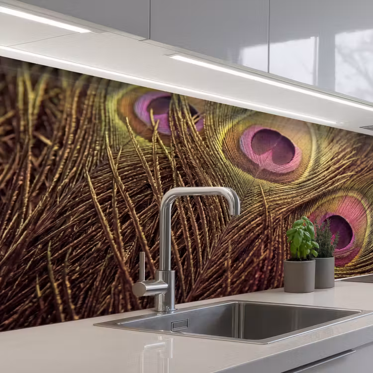 Pauw - Veren - Paars - Groen keuken achterwand 2 middel -3d_schuin
