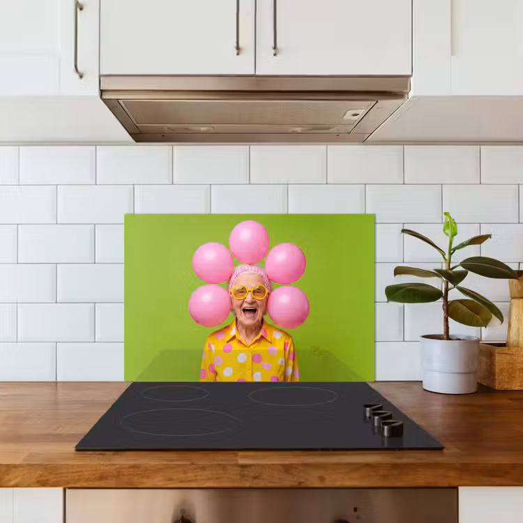 Mens - Ballonnen - Feest - Kleurrijk - Roze keuken achterwand spatscherm klein -sfeer2
