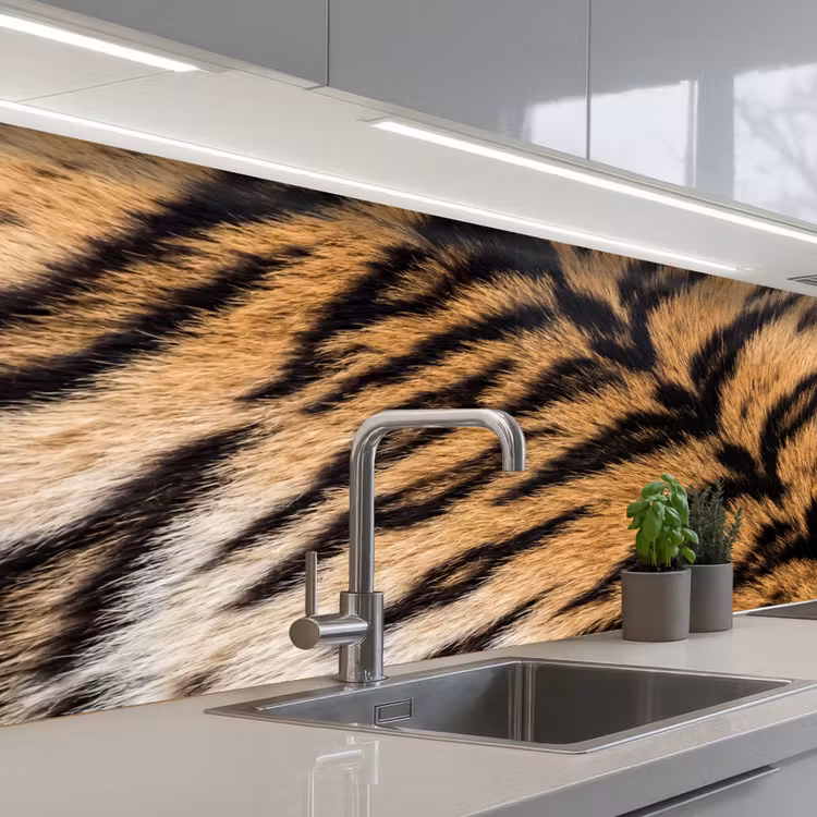 Realistisch - Tijgervacht - Zwart keuken achterwand 2 middel -3d_schuin