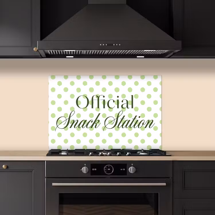 Snack Station - Groen - Stippen keuken achterwand spatscherm klein -sfeer1