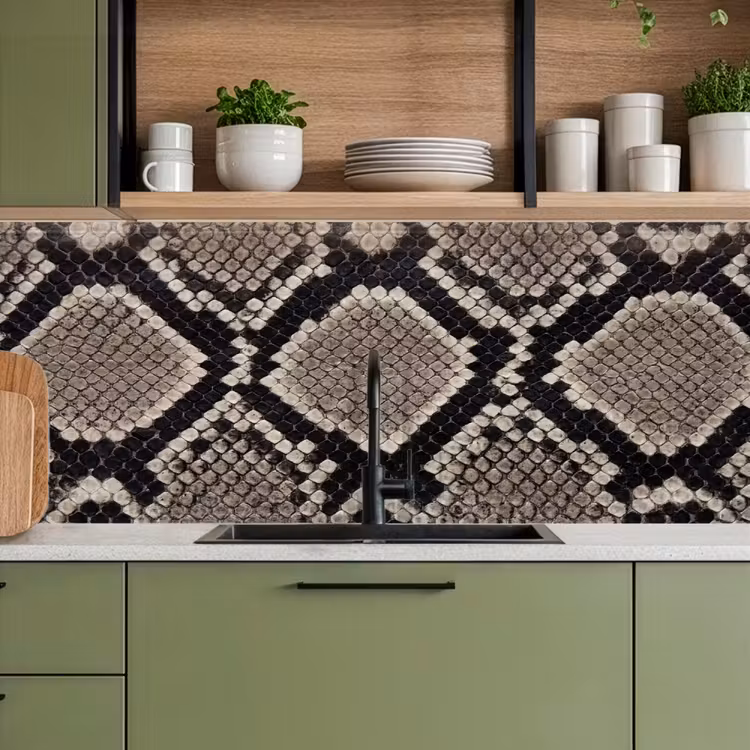 Slangenleer - Patroon - Beige keuken achterwand 2 middel -sfeer3