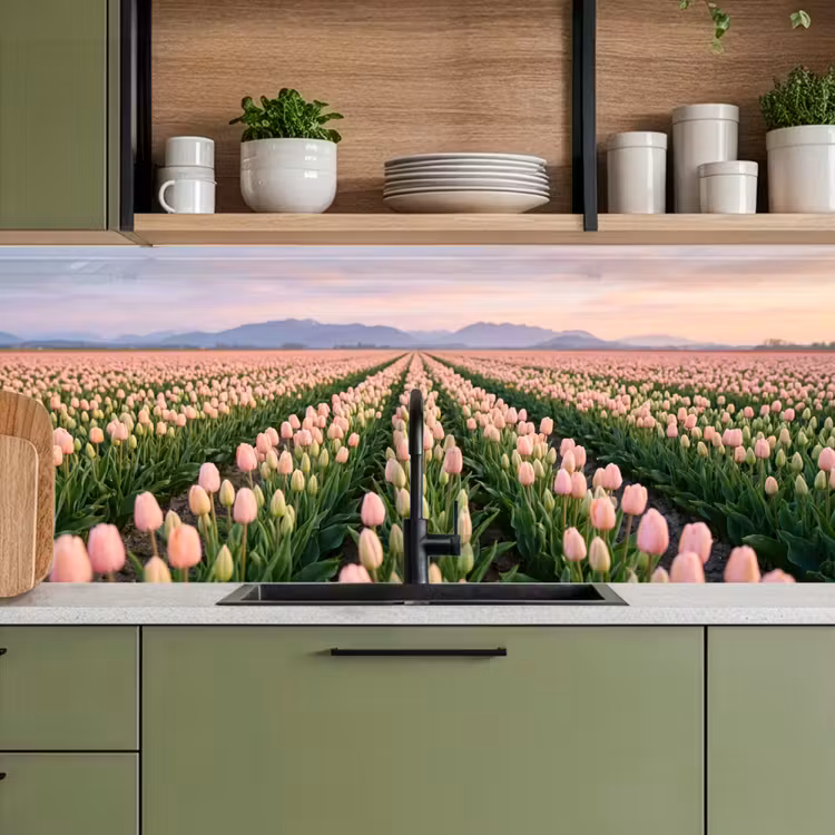 Tulpen - Landschap - Roze keuken achterwand 2 middel -sfeer3