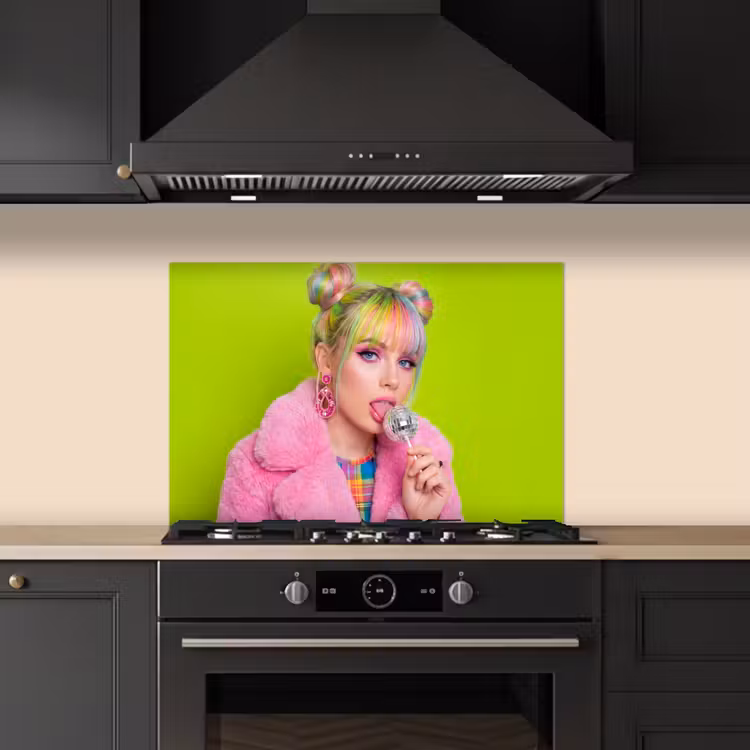 Vrouw - Kleurrijk haar - Pop art - Modern - Levendig keuken achterwand spatscherm klein -sfeer1