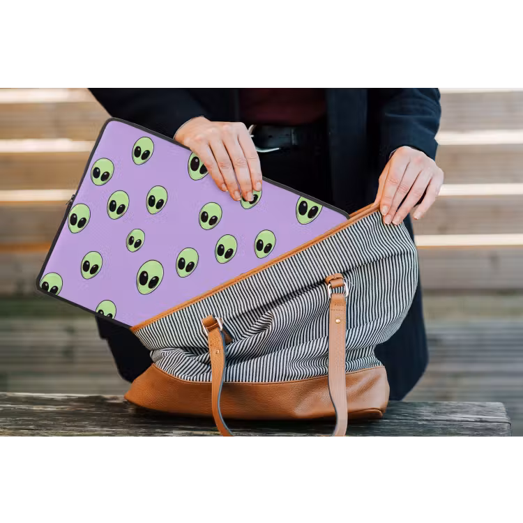 Alien - Retro - Lila laptophoes neopreen klein 279 -tas