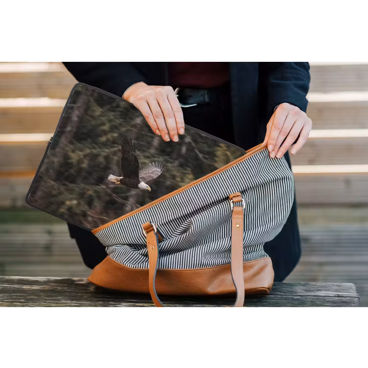 Zeearend - Vliegen - Bos - Natuur laptophoes neopreen klein -tas
