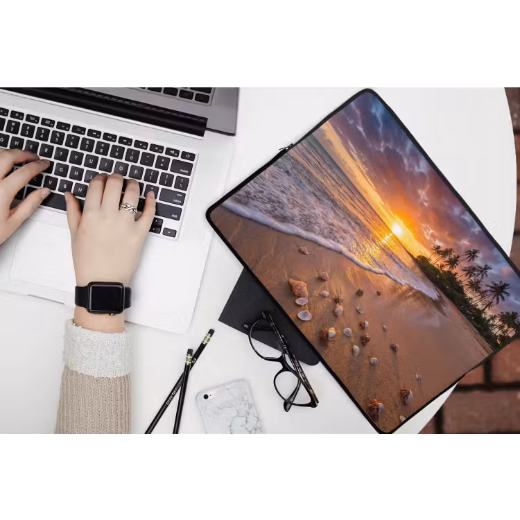 Strand - Zonsondergang - Palmbomen - Natuur - Oranje laptophoes neopreen klein -bureau